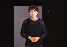 重力／Note「LOVE JUNKIES」より。（撮影：岩渕隆）