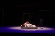 モダンスイマーズ結成20周年記念公演「ビューティフルワールド」より。