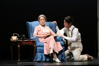 「ドライビング・ミス・デイジー」より。（撮影：宮川舞子）