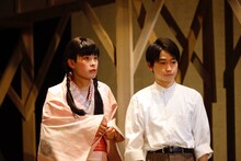温泉ドラゴン 第13回公演「渡りきらぬ橋」より。（撮影：宿谷誠）