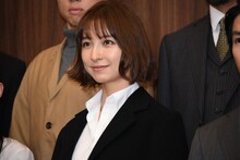 舞台「アンフェアな月」第2弾「～刑事 雪平夏見シリーズ～『殺してもいい命』」囲み取材より、篠田麻里子。