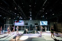 クリウィムバアニー新作公演「NΔU」より。（Photo by Yuki Tanzawa）