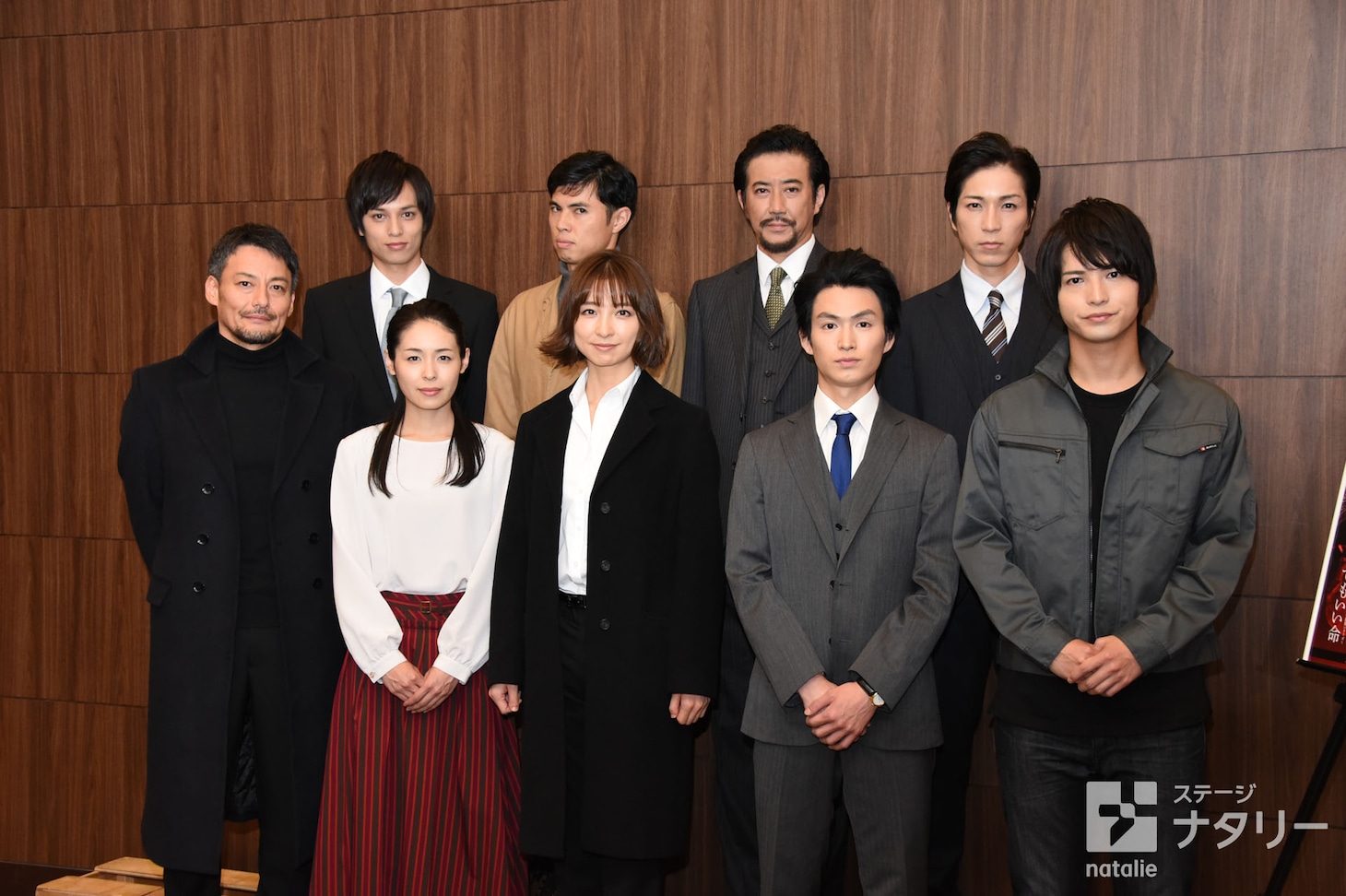 舞台「アンフェアな月」第2弾「～刑事 雪平夏見シリーズ～『殺してもいい命』」囲み取材より、下段左から山口馬木也、西原亜希、篠田麻里子、松田凌、中村優一。上段左から瀬戸啓太、小島よしお、水谷あつし、田中稔彦。