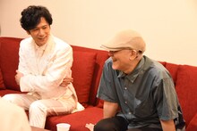 左から稲垣吾郎、鈴木聡。