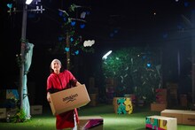 ロロ「はなればなれたち」より、望月綾乃演じる佐倉すい中。（撮影：三上ナツコ）