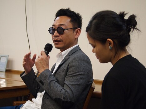 ウティット・ヘーマムーン（左）