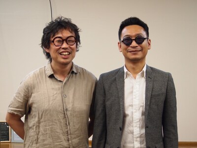 左から岡田利規、ウティット・ヘーマムーン。