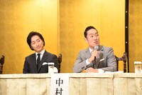 左から中村七之助、中村勘九郎。