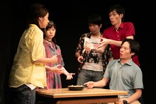 桃尻犬本公演「山兄妹の夢」より。（撮影：保坂萌）