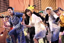 KAKUTA「とびだす童話『ねこはしる』」より。（撮影：伊藤華織）