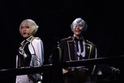「ミュージカル『刀剣乱舞』 髭切膝丸 双騎出陣2019 ～SOGA～」より。（撮影：宮内勝）