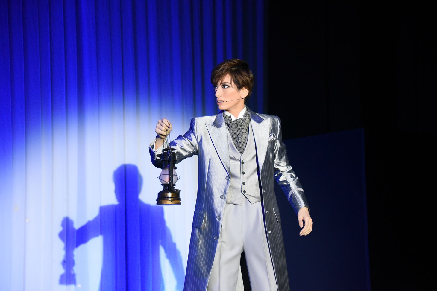 宝塚歌劇花組 三井住友VISAカード シアター「Musical『A Fairy Tale ─青い薔薇の精─』」「レヴューロマン『シャルム！』」制作発表会より。