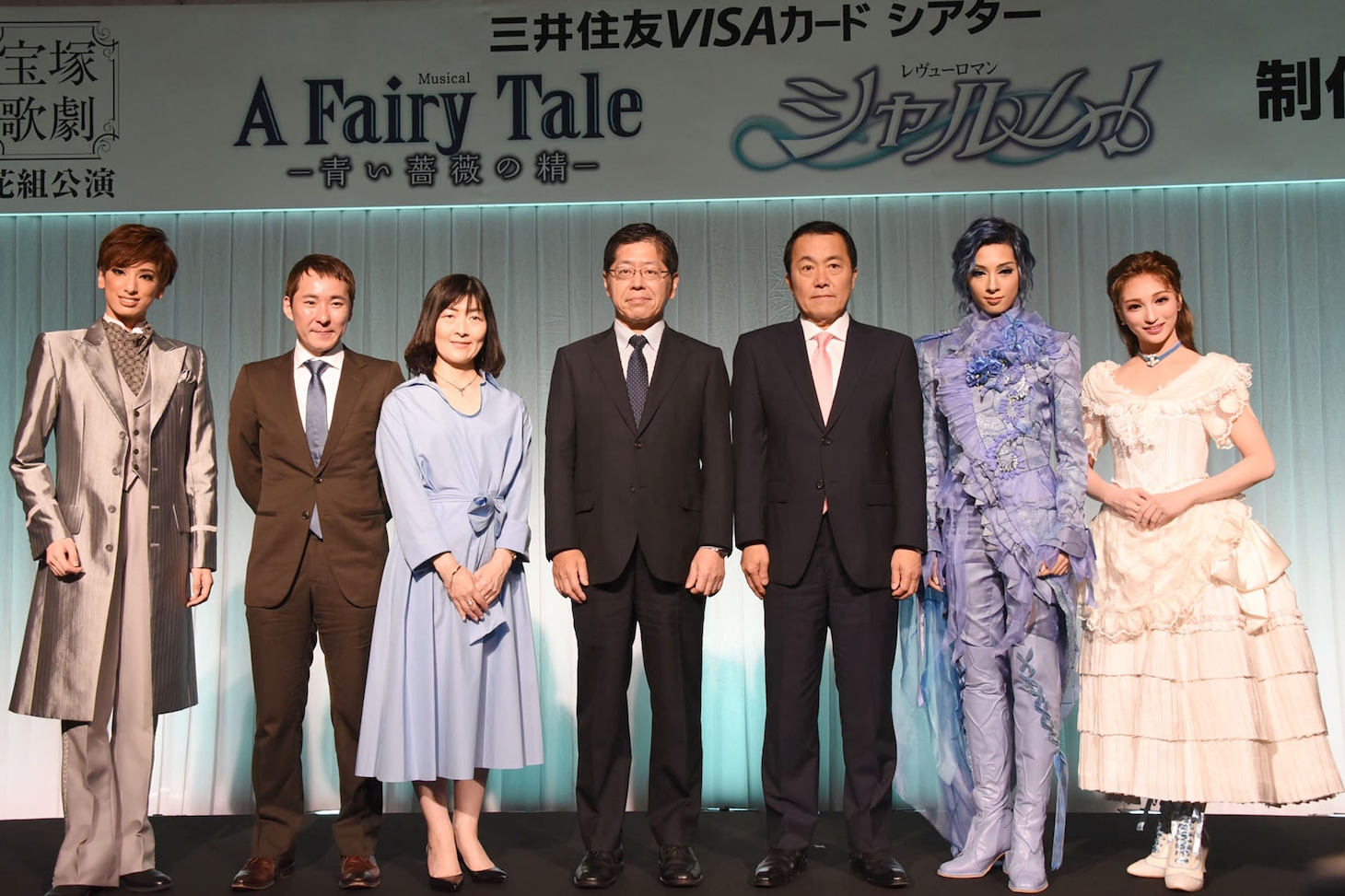 宝塚歌劇花組 三井住友VISAカード シアター「Musical『A Fairy Tale ─青い薔薇の精─』」「レヴューロマン『シャルム！』」制作発表会より。