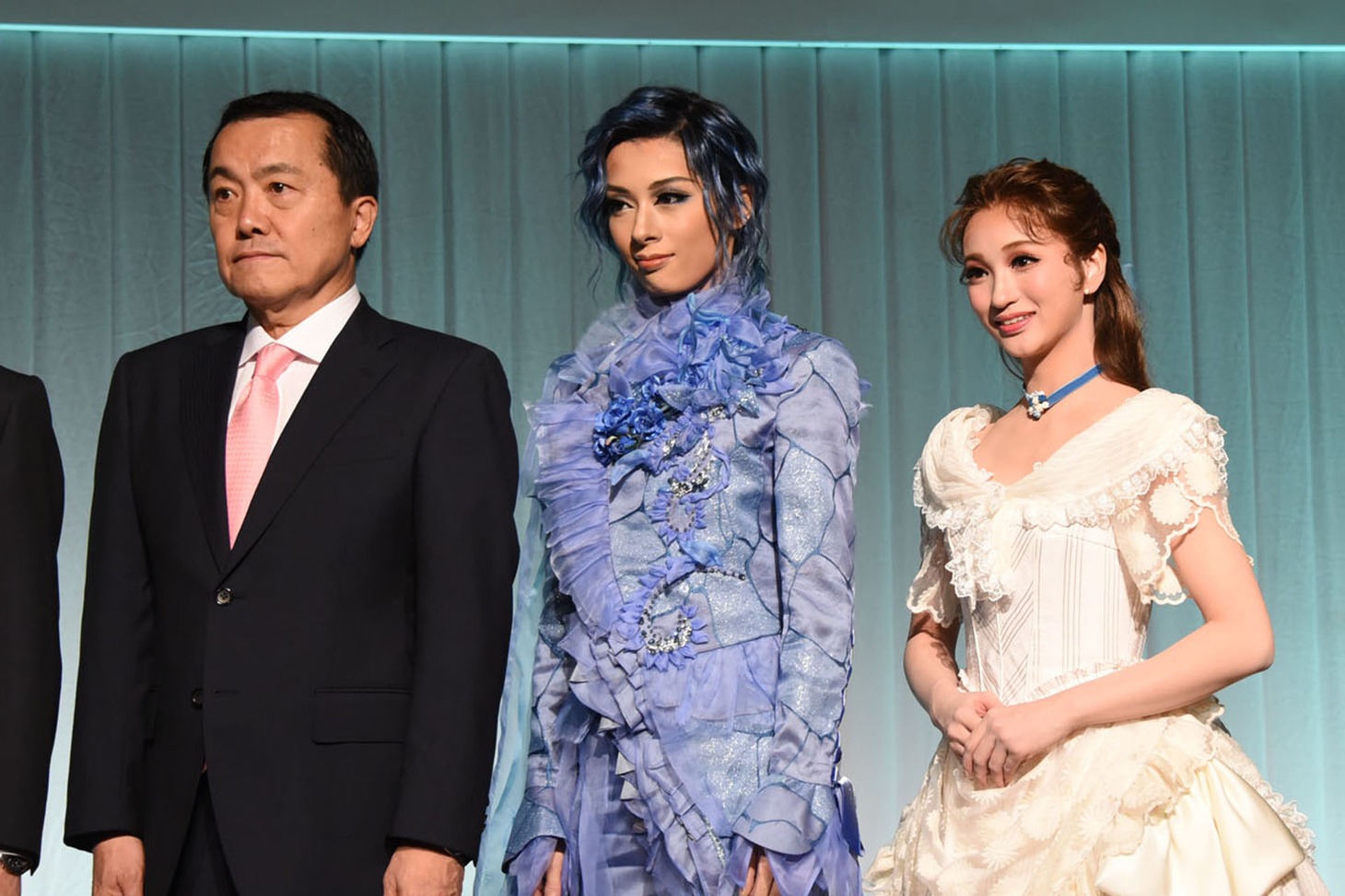 宝塚歌劇花組 三井住友VISAカード シアター「Musical『A Fairy Tale ─青い薔薇の精─』」「レヴューロマン『シャルム！』」制作発表会より。