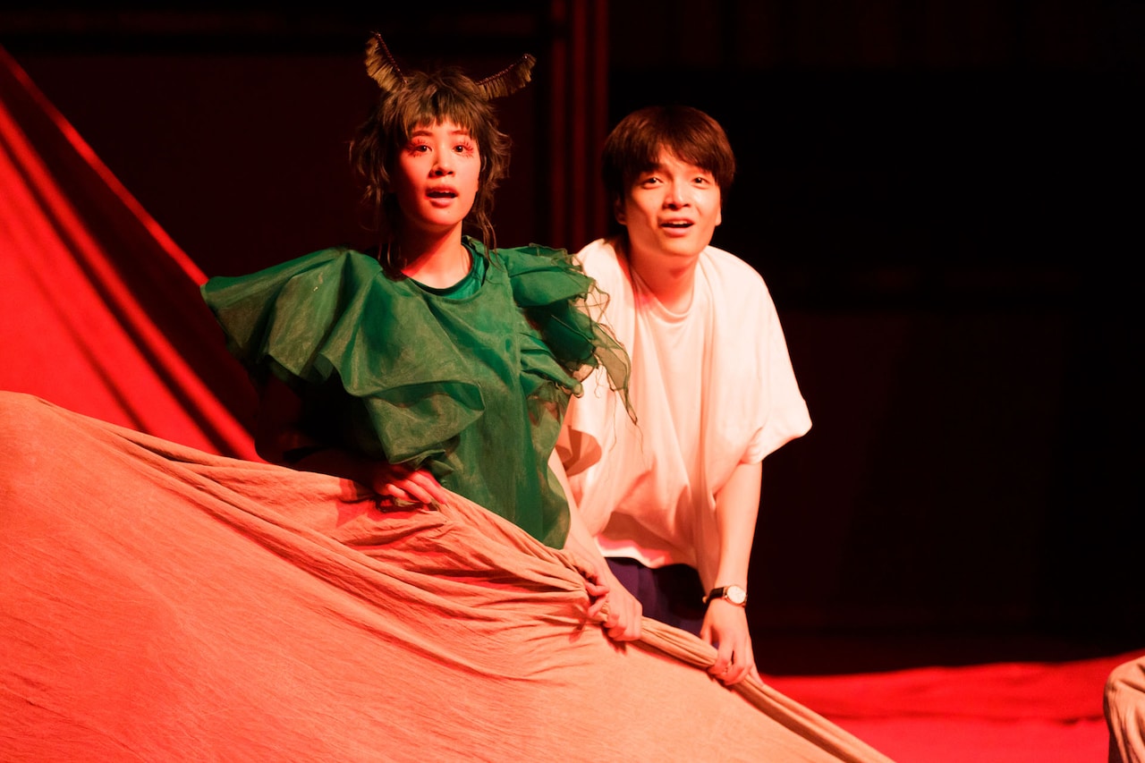 松井周演出「ビビを見た！」開幕に岡山天音「皆さんにとってのビビを見つけて」