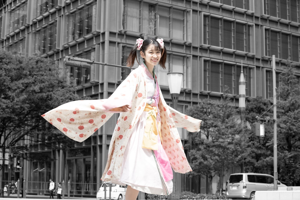 TENDERLAMPのAMIと秦建日子がタッグ、“独り舞台”「あず姫は家出をした」