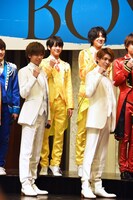 「DREAM BOYS」会見より。「DREAM BOYS」会見より。前段左から神宮寺勇太、岸優太。