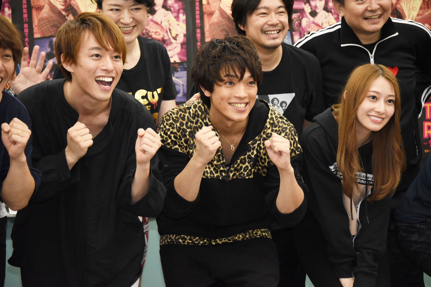 左から元木聖也、原嘉孝（宇宙Six / ジャニーズJr.）、桜井玲香（乃木坂46）。