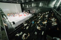 6月26日のゲネプロで行われたグラフィックレコーディングの様子。（撮影：加藤甫）