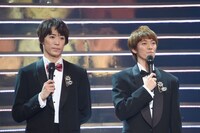 左から越岡裕貴、辰巳雄大。