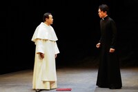 「骨と十字架」より。（撮影：宮川舞子）