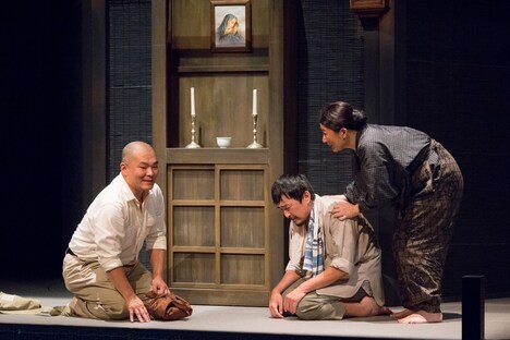 劇団青年座 第237回公演「明日－1945年8月8日・長崎」より。（撮影：小林万里）