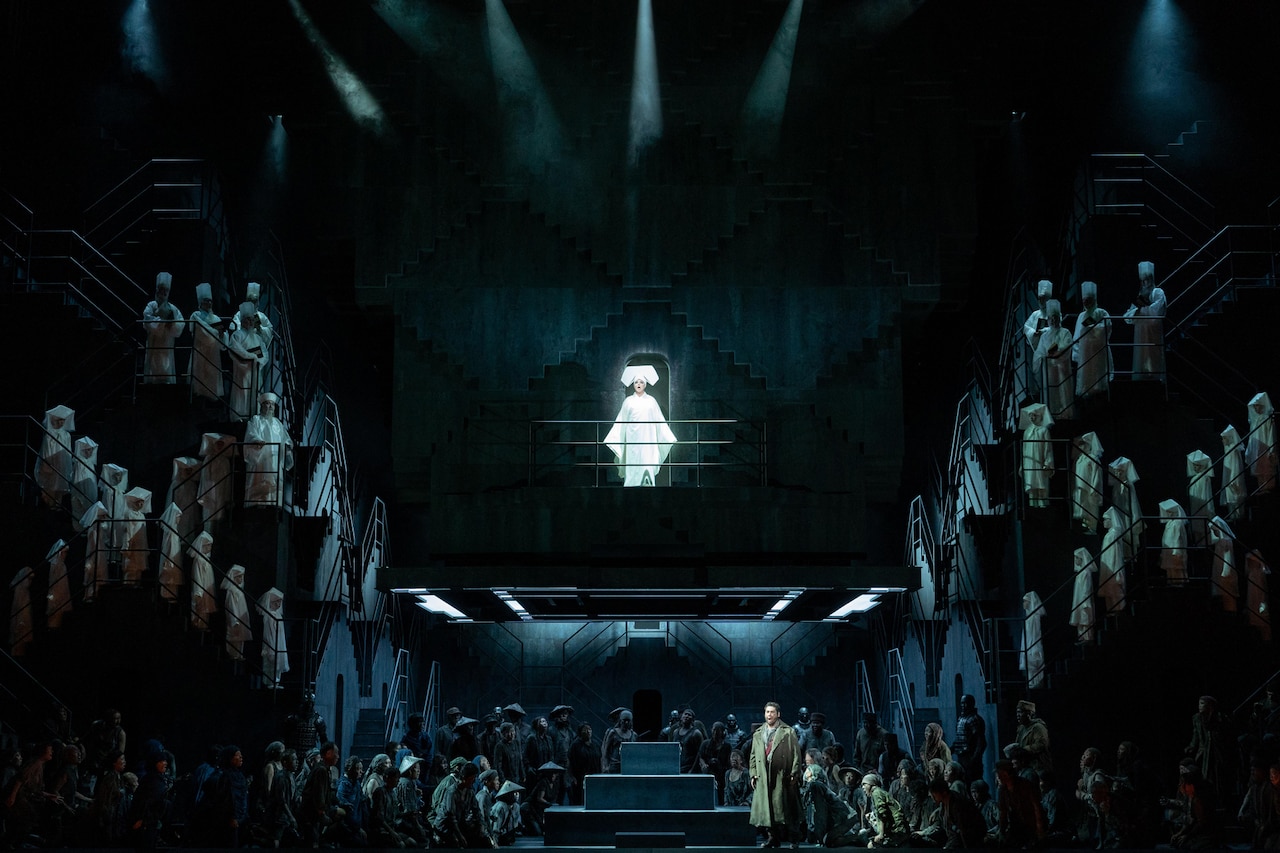 オペラ夏の祭典、東京文化会館×新国立劇場「トゥーランドット」幕開け