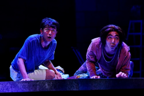 世田谷パブリックシアター「チック」より。(撮影:細野晋司)