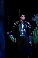 南座新開場記念「OSK SAKURA REVUE」より、第1部「歌劇 海神別荘」の様子。