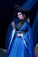 南座新開場記念「OSK SAKURA REVUE」より、第1部「歌劇 海神別荘」の様子。