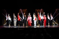 南座新開場記念「OSK SAKURA NIGHT」の様子。