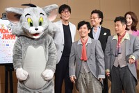 前列左からトム、竹若元博、遠藤章造。