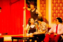 山田ジャパン公演「HEY！ポール！」より。（撮影：市川唯）