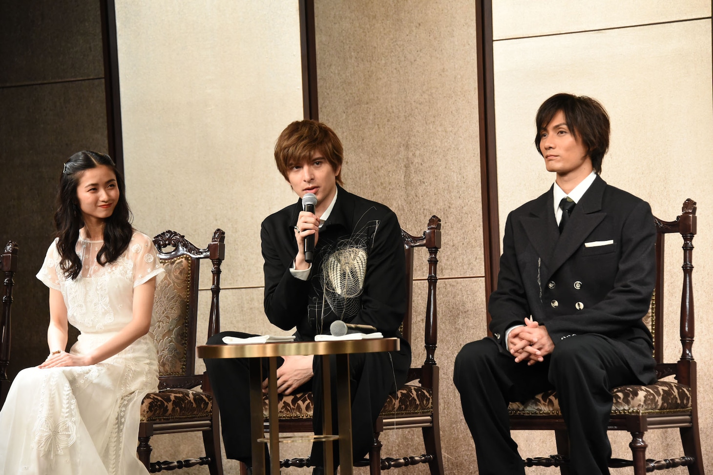 ミュージカル「ファントム」製作発表会見より、左から木下晴香、城田優、加藤和樹。