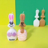 “スイムウェアを着た、うさぎキャンドル”の見本。