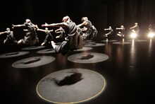 Noism1「Fratres I」新潟公演より。（撮影：篠山紀信）