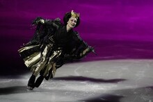 サマージャンボ Presents「氷艶 hyoen2019ー月光かりの如くー」より、荒川静香演じる弘徽殿女御。