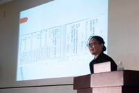 木野彩子「ダンスハ體育ナリ？其ノ二 建国体操ヲ踊ッテミタ」の様子。（撮影：松本和幸）