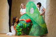 「THE VERY HUNGRY CATERPILLAR SHOW / はらぺこあおむしショー」より。