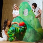 人形劇「はらぺこあおむしショー」日本公演が東京からスタート