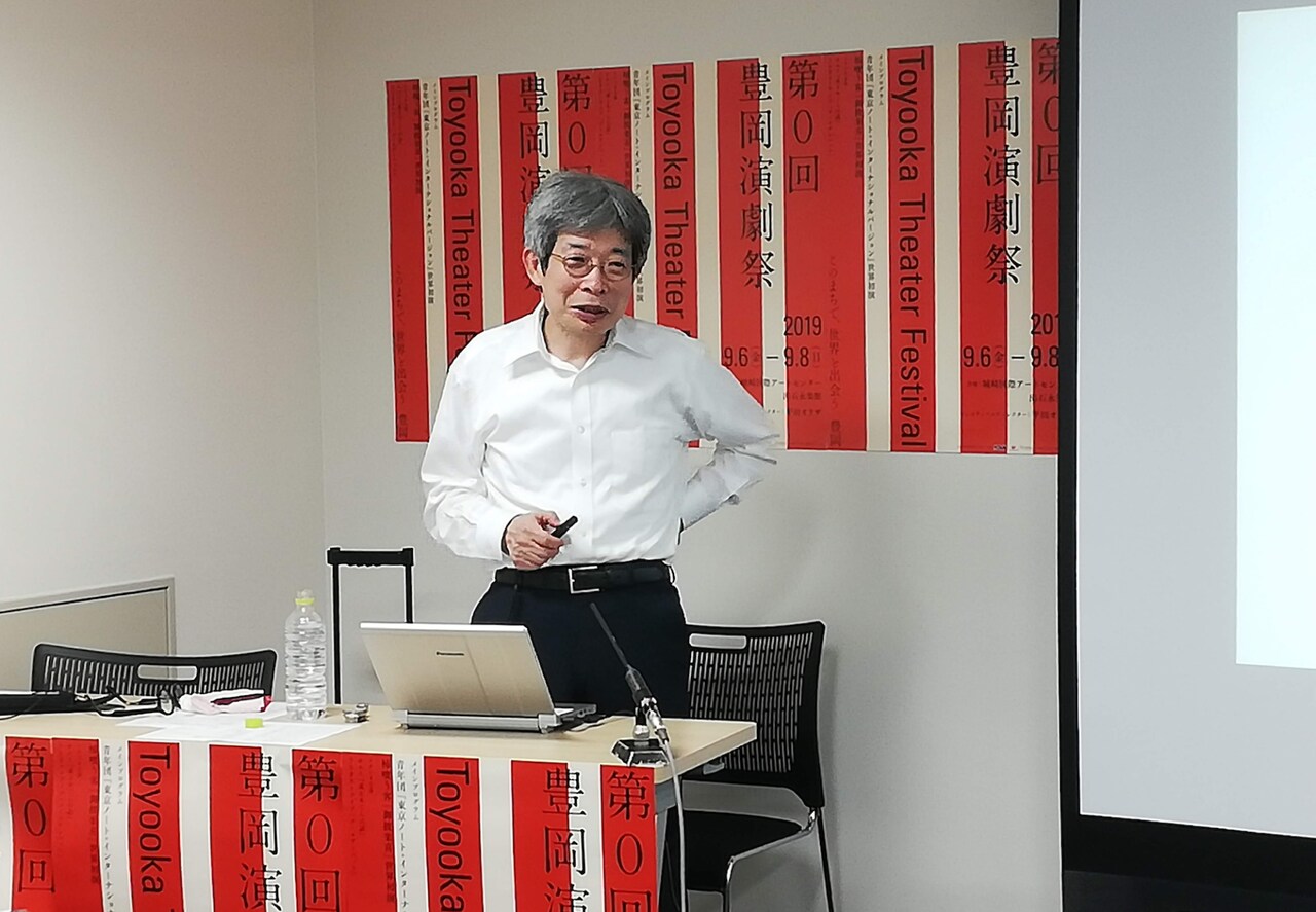 平田オリザが意気込み語る「“世界標準のフリンジ型のフェスティバル”の実現を」