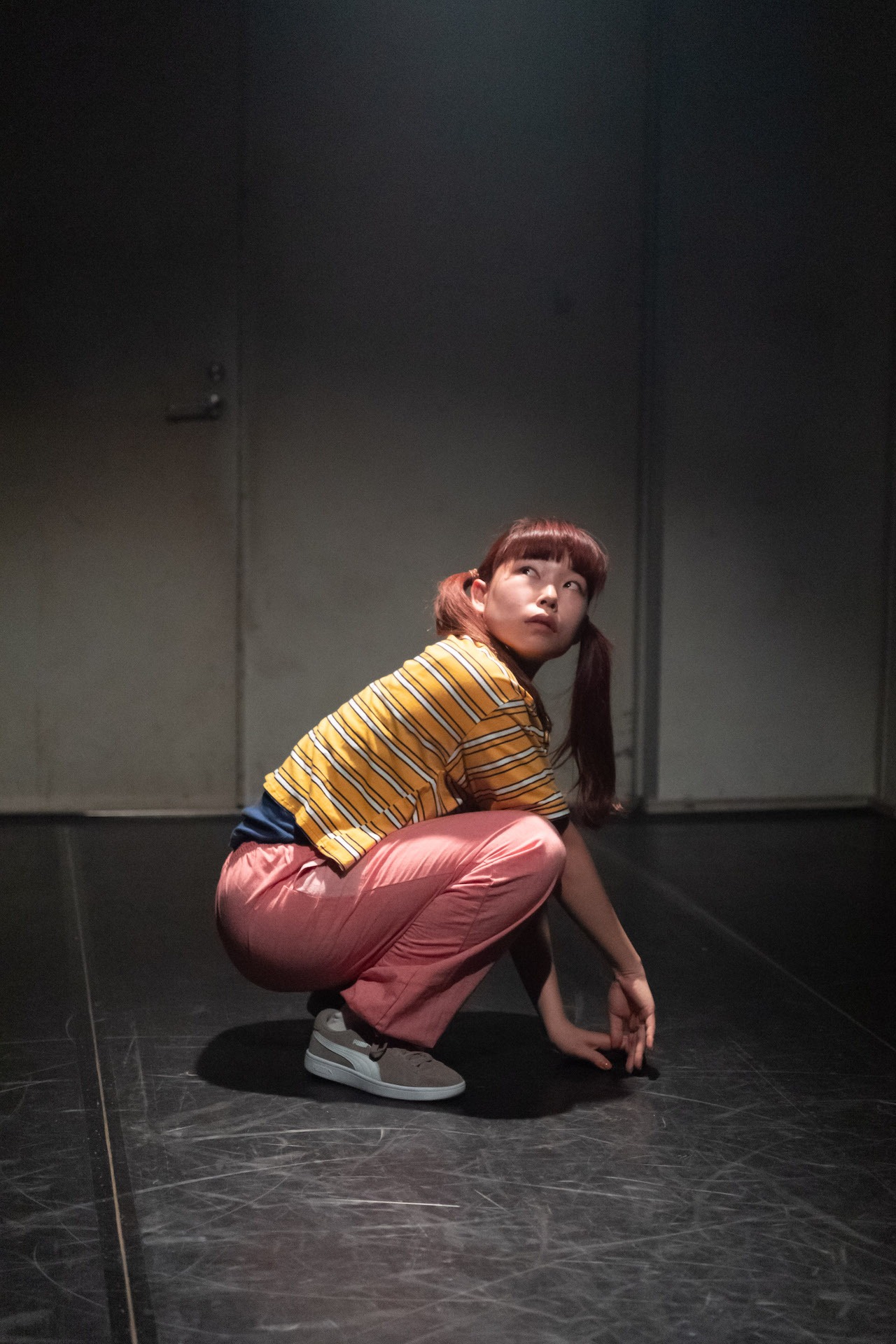 高橋萌登 新作トリプルビルダンス公演「たんぺんしゅう」より。高橋萌登。（撮影：松本和幸）