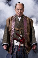 山本亨扮する小松原烈山。