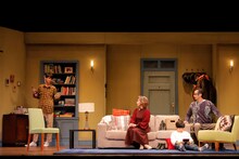 三ツ矢雄二プロデュース LGBT THEATER Vol.1「MOTHERS AND SONS-母と息子-」より。(c)CHIE KATO（CAPS）