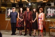 「君の輝く夜に～FREE TIME,SHOW TIME～」の公演前トークイベントの様子。左から鈴木聡、中島亜梨沙、稲垣吾郎、安寿ミラ、北村岳子。