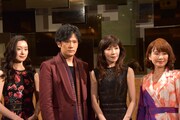「君の輝く夜に～FREE TIME,SHOW TIME～」の公演前トークイベントの様子。左から中島亜梨沙、稲垣吾郎、安寿ミラ、北村岳子。