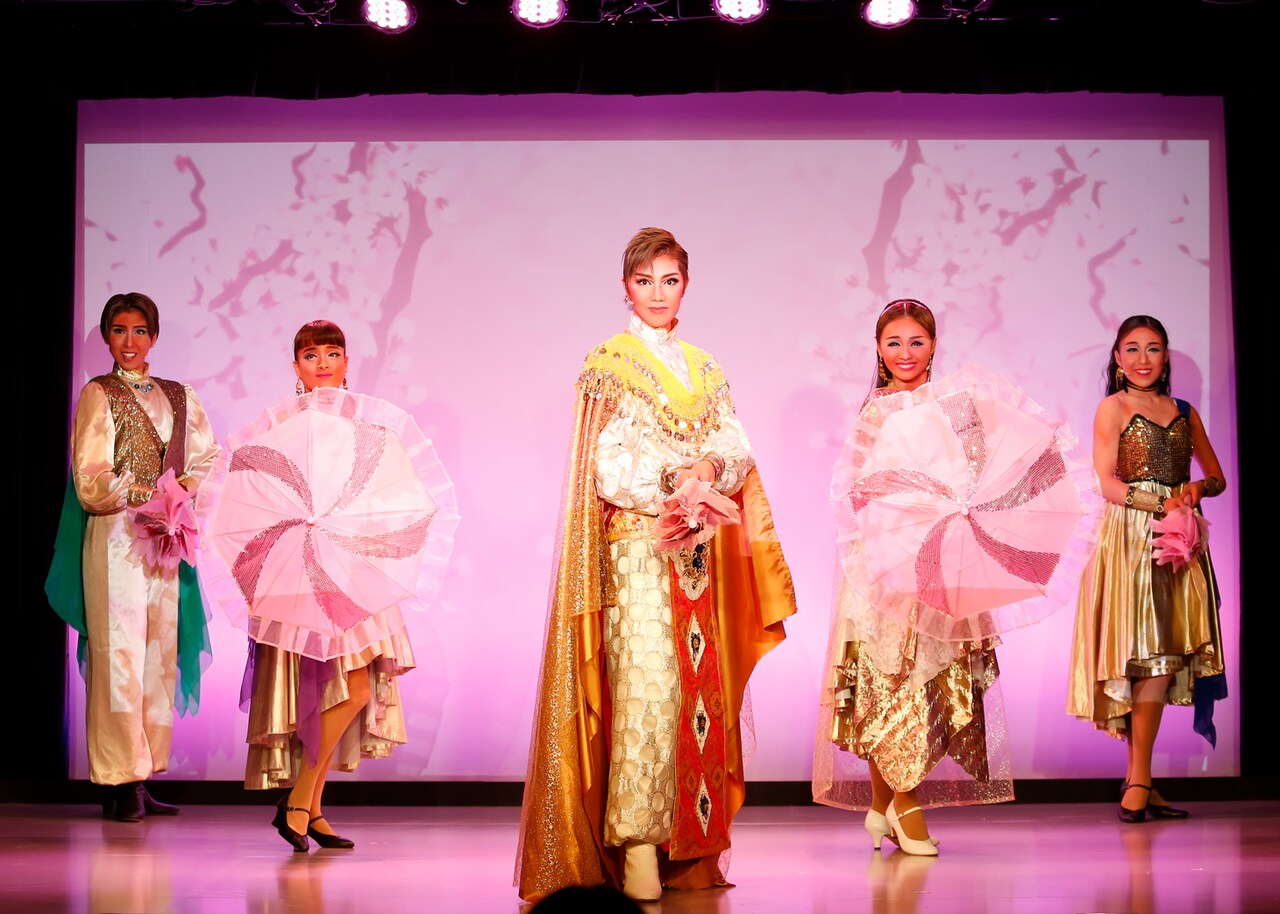 天輝レオが“南国の風”をお届け、OSK「LAST PRADISE」幕開け