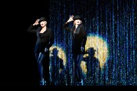 ブロードウェイミュージカル「シカゴ」大阪公演より。