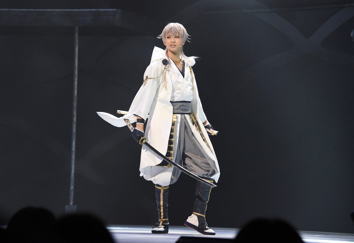 岡宮来夢演じる鶴丸国永。 [画像ギャラリー 6/15] - ステージナタリー