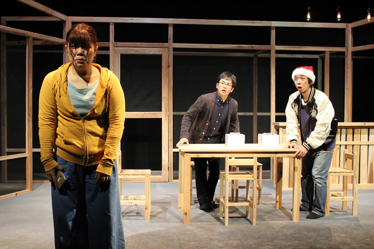 “愛と幸福と政治”がテーマ、飛ぶ劇場「ハッピー、ラブリー、ポリティカル」